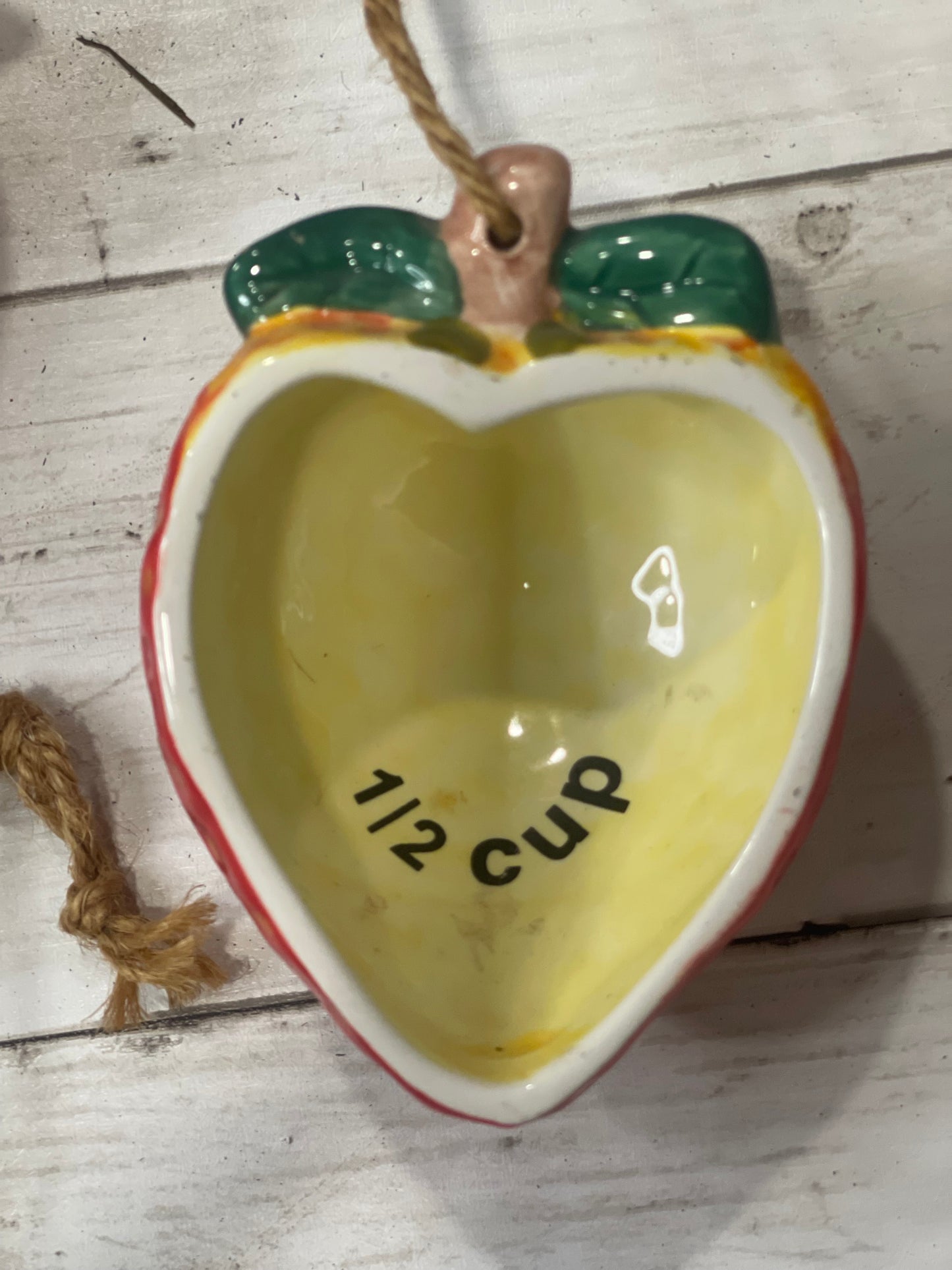 Vintage Strawberry Measuring Cup Set