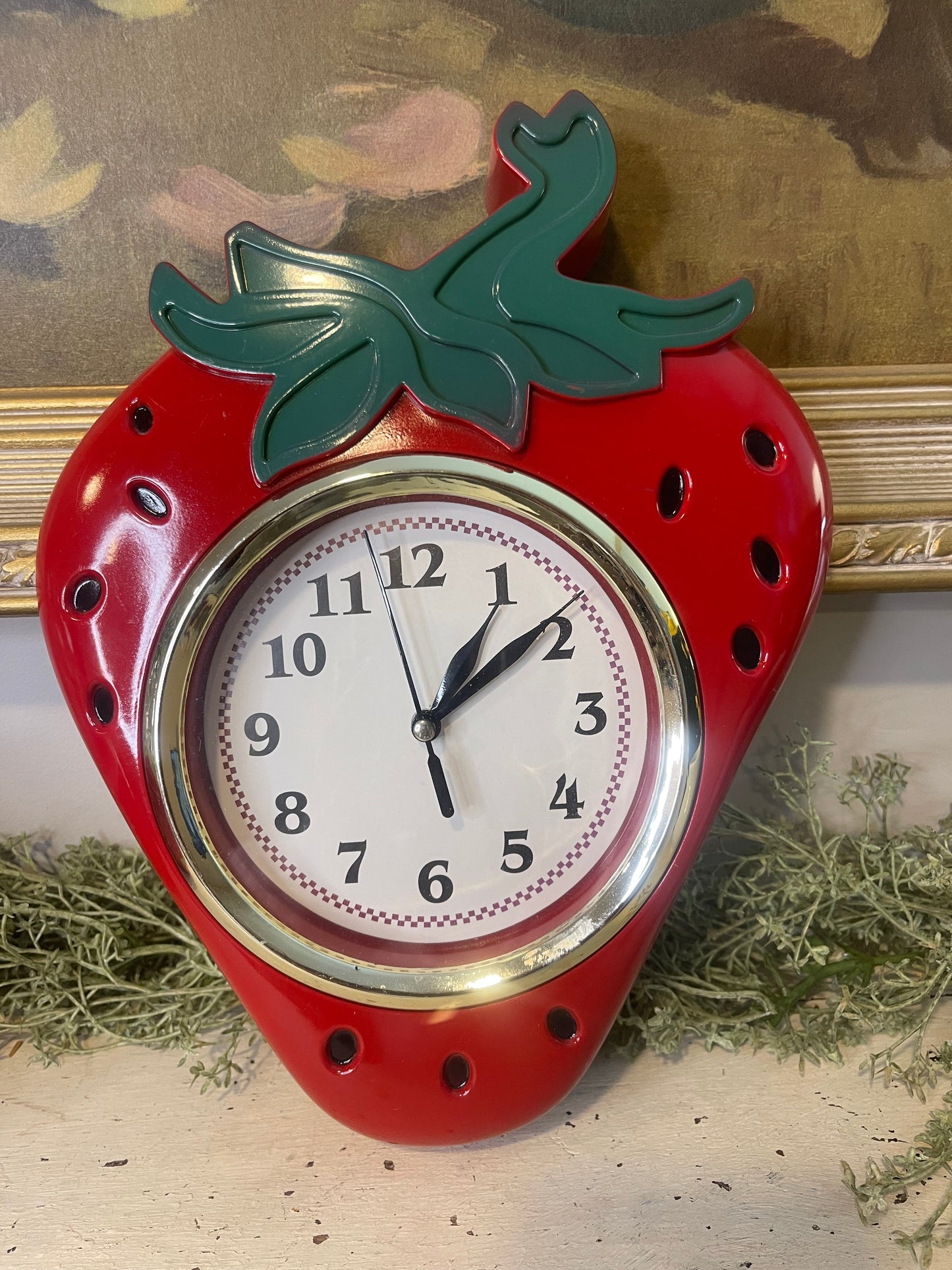 Retro Strawberry Clock