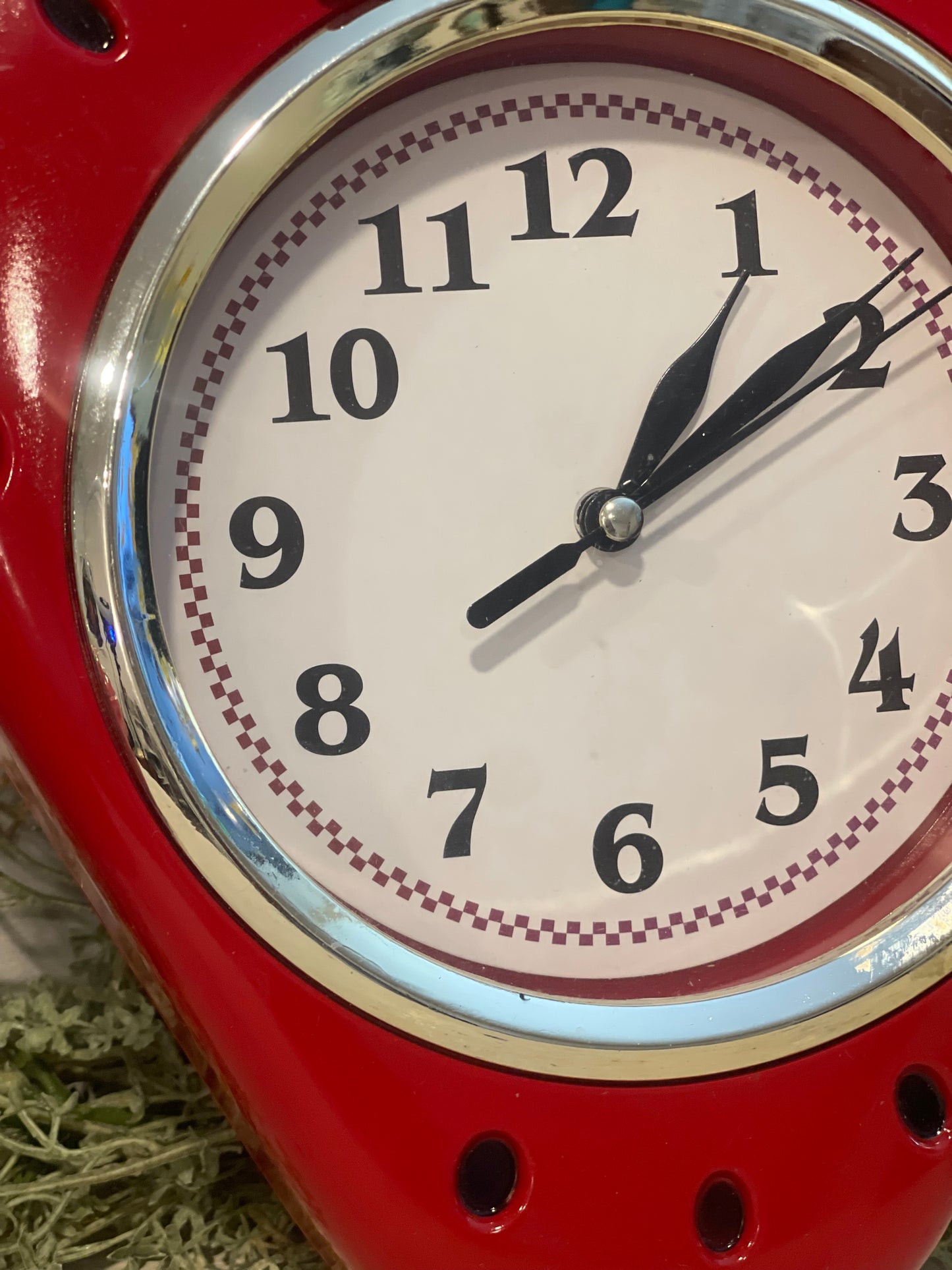 Retro Strawberry Clock