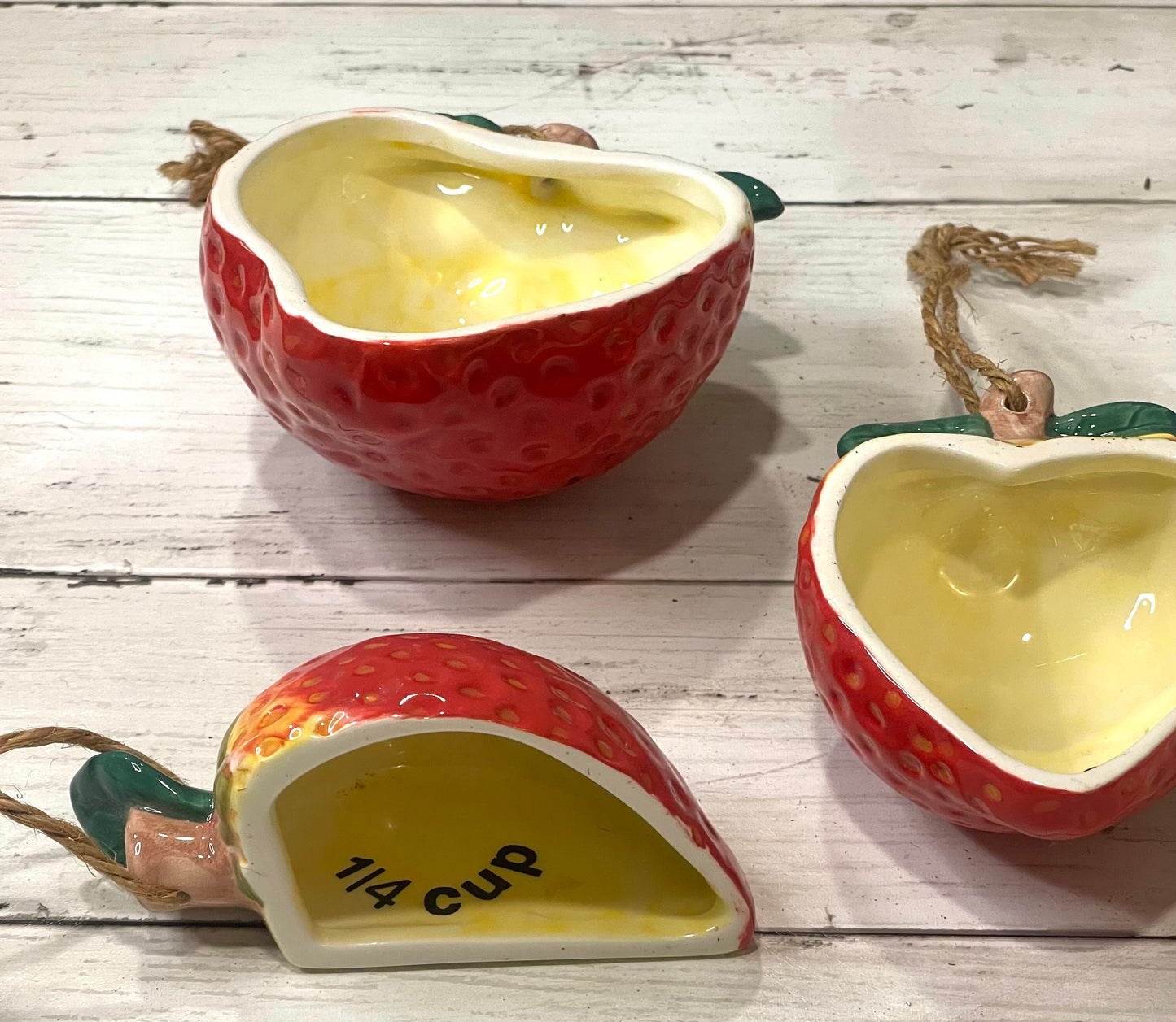 Vintage Strawberry Measuring Cup Set