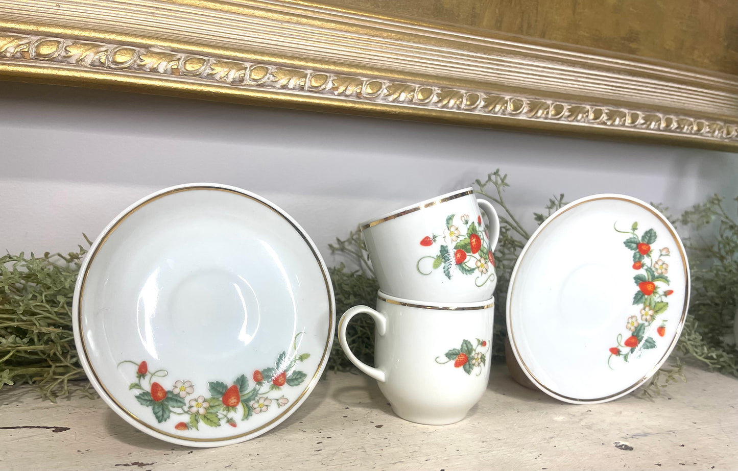 Avon Cups & Saucers Set