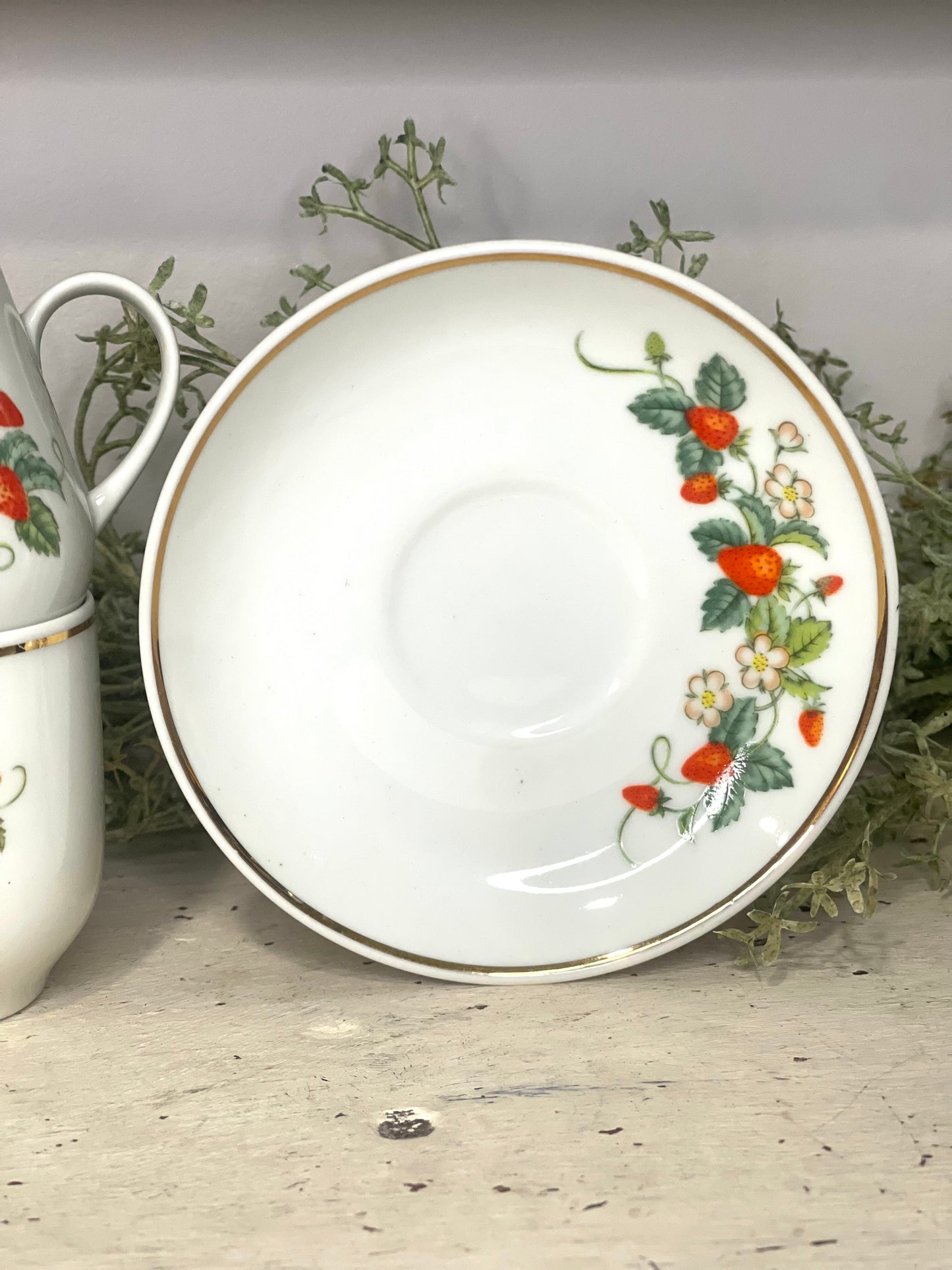 Avon Cups & Saucers Set