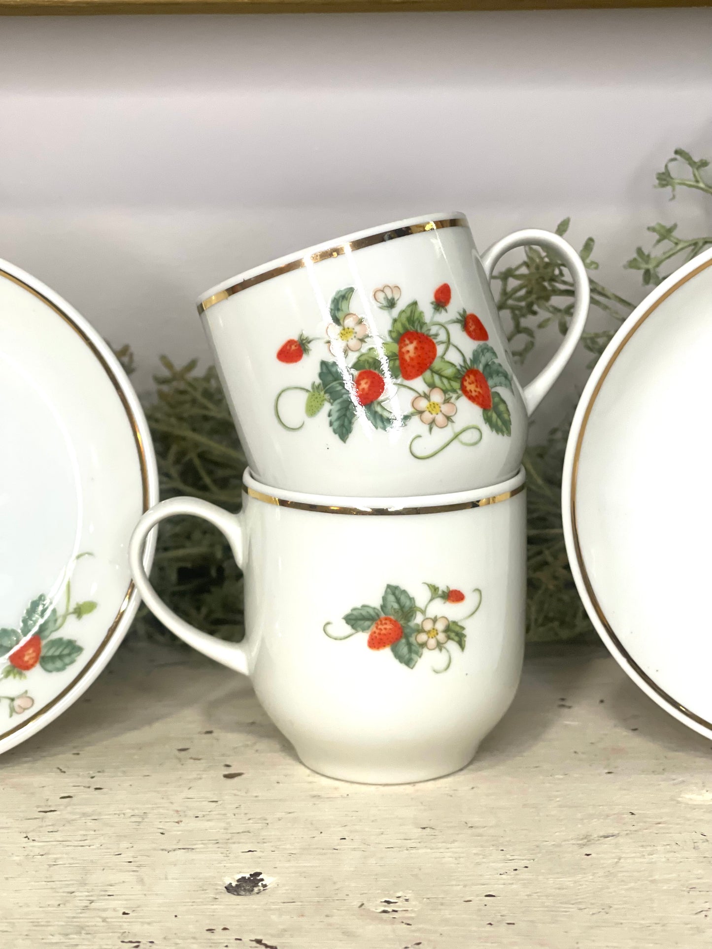Avon Cups & Saucers Set